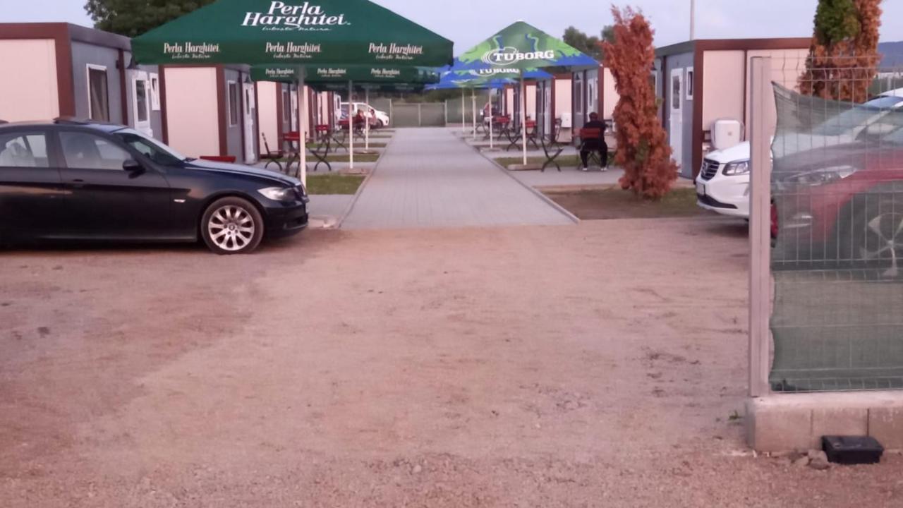 Hotel Glamtainer Court Curteni Exterior foto